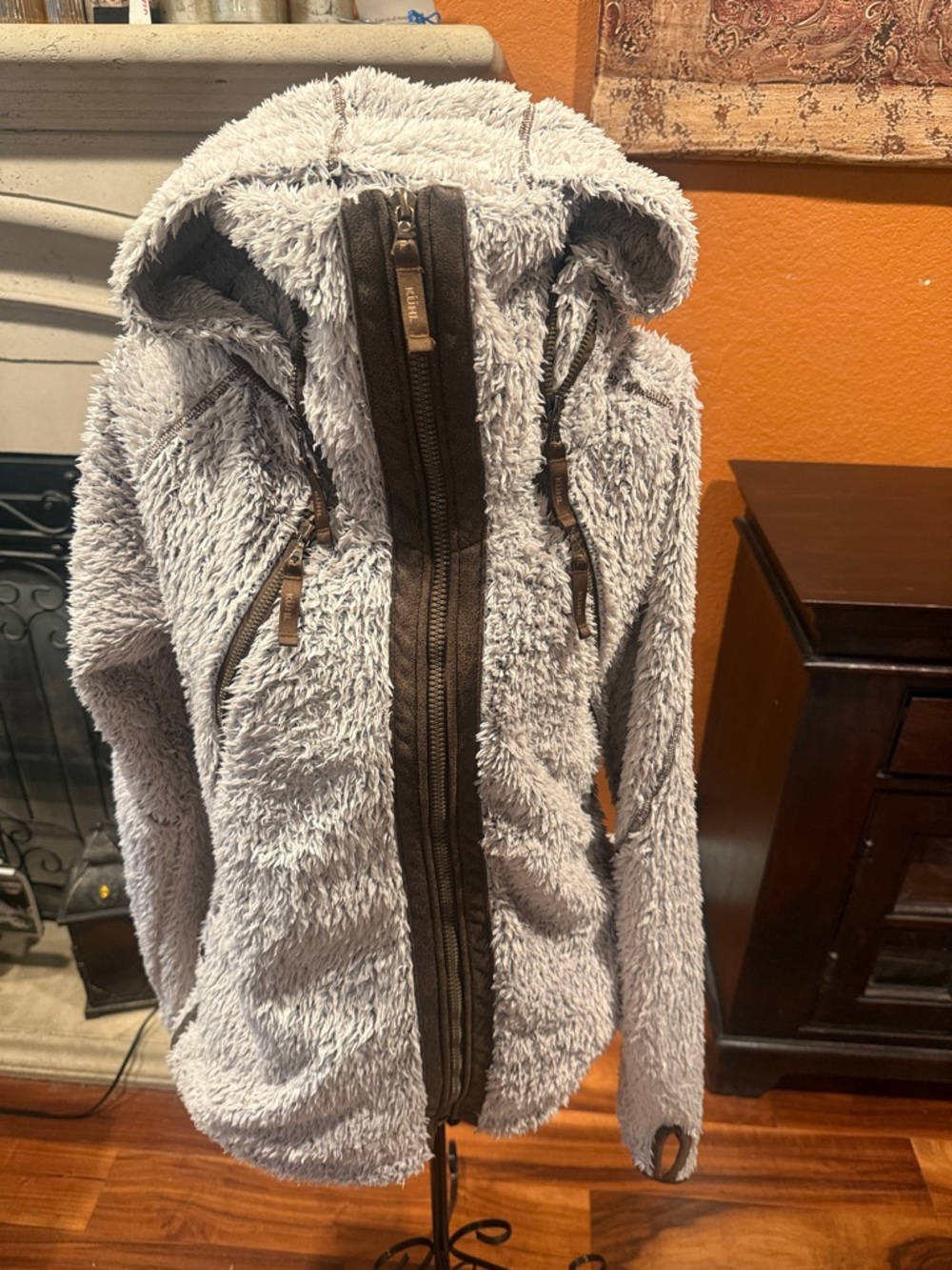 Large Kuhl Flight Jacket Cozy Hooded Fuzzy Zip-Up